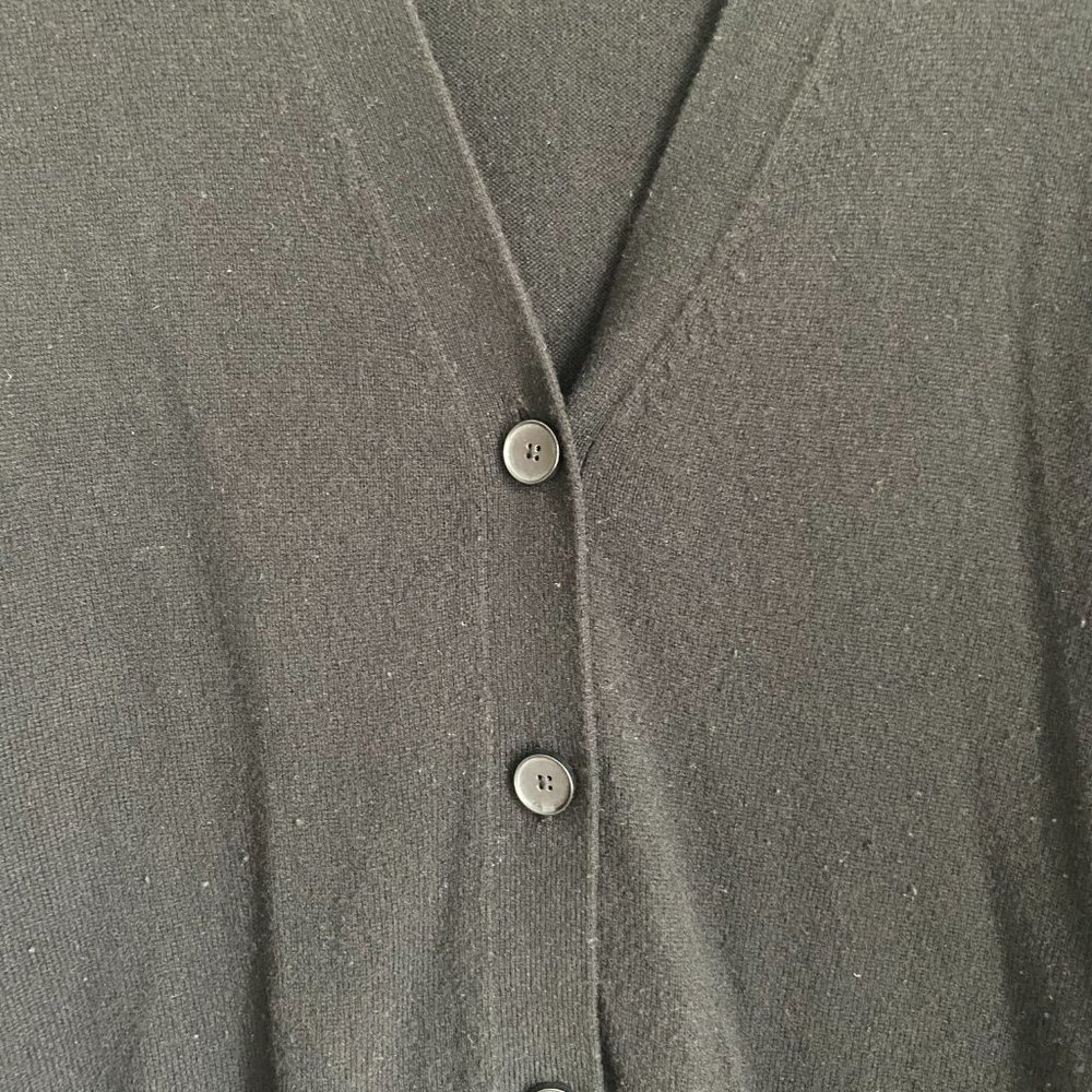 Everlane Cashmere Button Cardigan with Pockets - Picture 4 of 7